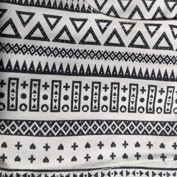 YMI Be True To You 7 Lowrise Bootie Short Black White Aztec Cross Heart Printed - Picture 2 of 11